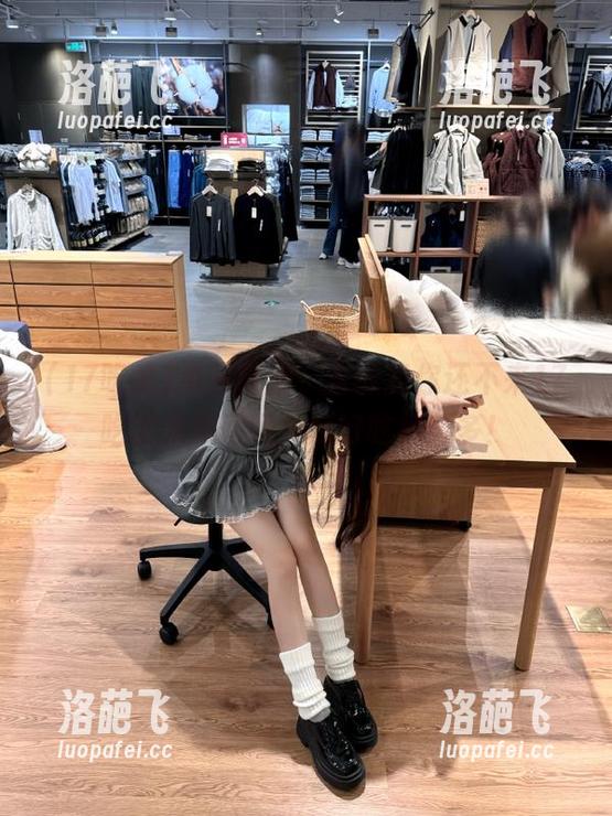 点开链接，告诉我你还不来17吃瓜视频网吗？瓜好吃视频多！