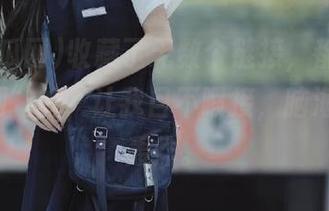 收藏了无数个链接，都是“17吃瓜网”的，让我目不暇接，脑海里瓜子轰炸。