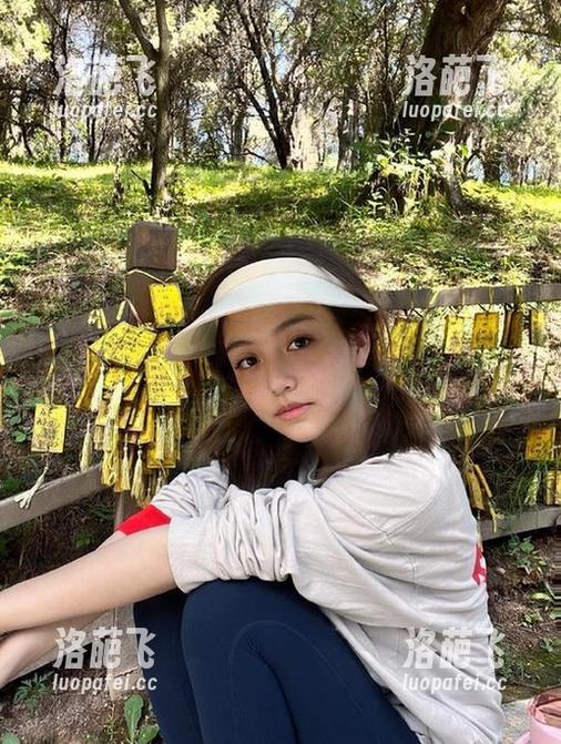 无聊至极的选择：点进51吃瓜免费网网址，发现自己脑袋里也被“吃瓜疗法”拆了。