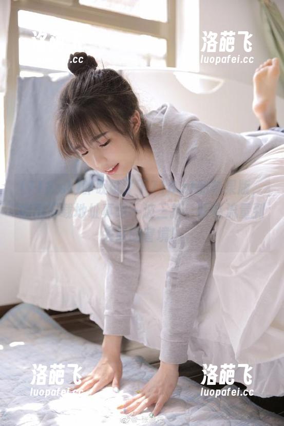 昨晚试了下718.st的苹果版，结果下载地址真是一波三折，面临流量到失联的窘境！