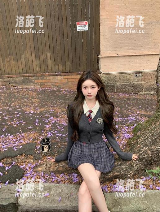 ios吃瓜小技巧，718.sx教你如何一边吃瓜一边滑水！