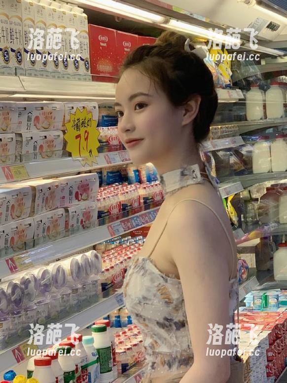 妈呀，娜娜的风格怎么越来越飘了？五一吃瓜永久追踪中...