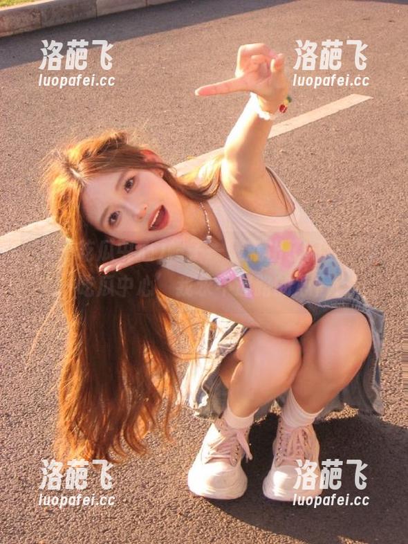 帽子一戴就出了门，‘五一吃瓜中心’我永不迷路的心情！