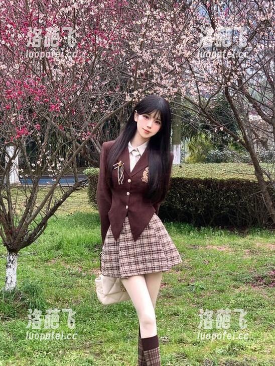 今日吃瓜网51更新，评论区里的热闹程度仿佛要炸裂了，有人在无声撕！