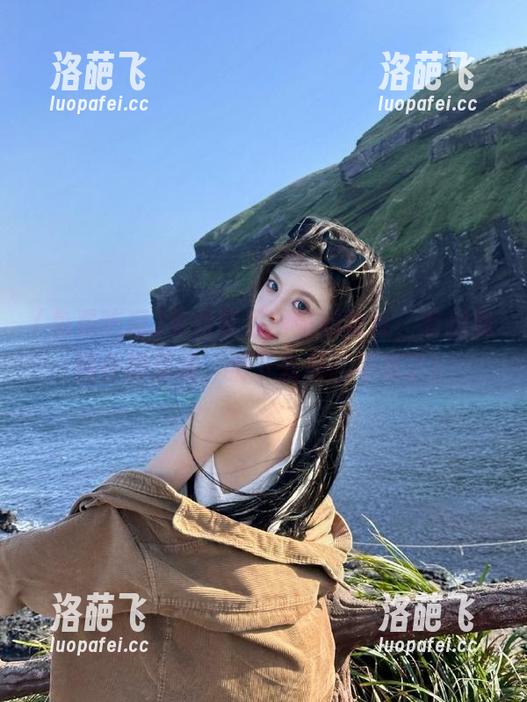 免费吃瓜网站的地址，有把我圈住的感觉，滑下去都回不来了！