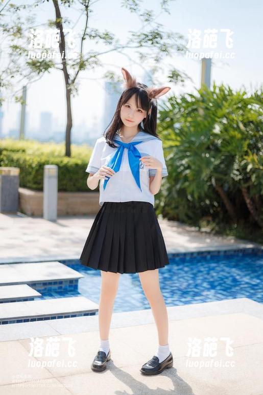 脑海一晃，决定调戏全网吃瓜入口，反正我这好奇心也没吃亏过