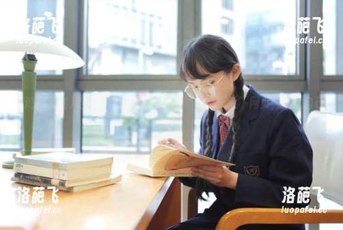 吃瓜的真谛：只要点开“吃瓜天堂”网页，瓜就自己来了！