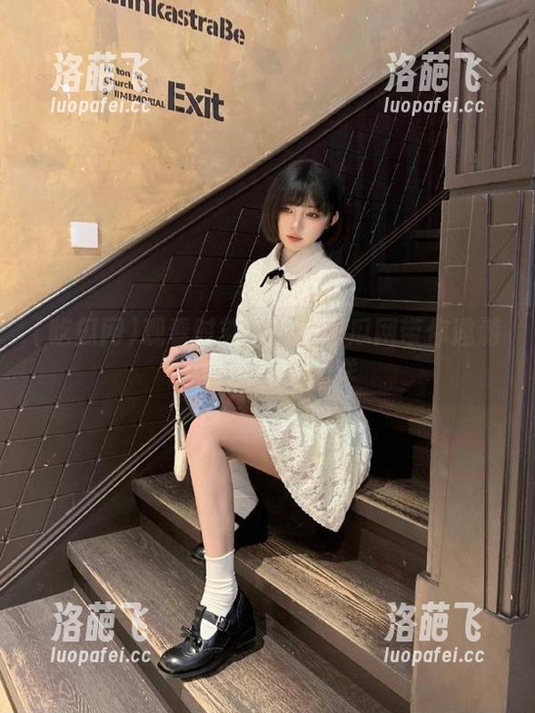 观看时刻：在线吃瓜网带你遨游八卦的无边海洋