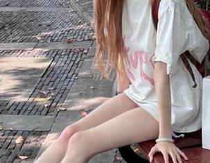 一不小心点开吃瓜网的入口，首页的热闹真让人目不暇接。