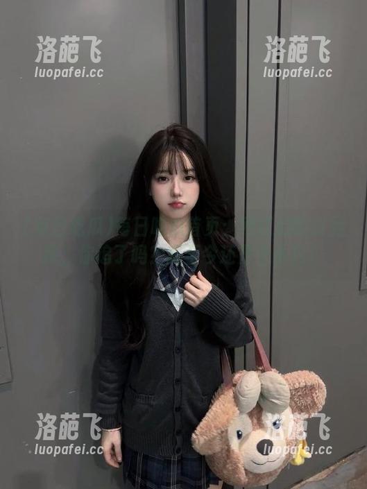 每日吃瓜首页：网红们的时尚路，你追了吗？我至今还是个小白！