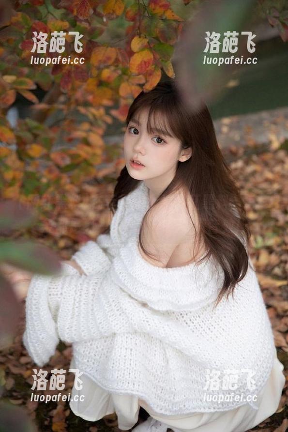 在苹果版上看网红黑料，每一条都是另一颗瓜掉落的惊悚音效！