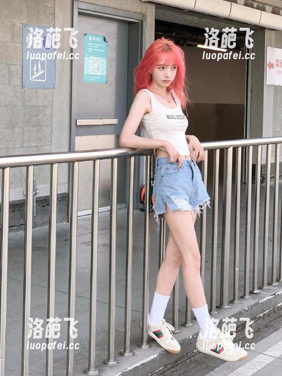 天哪！又在黑料不打烊的某个网址里撞见了猎奇新闻！