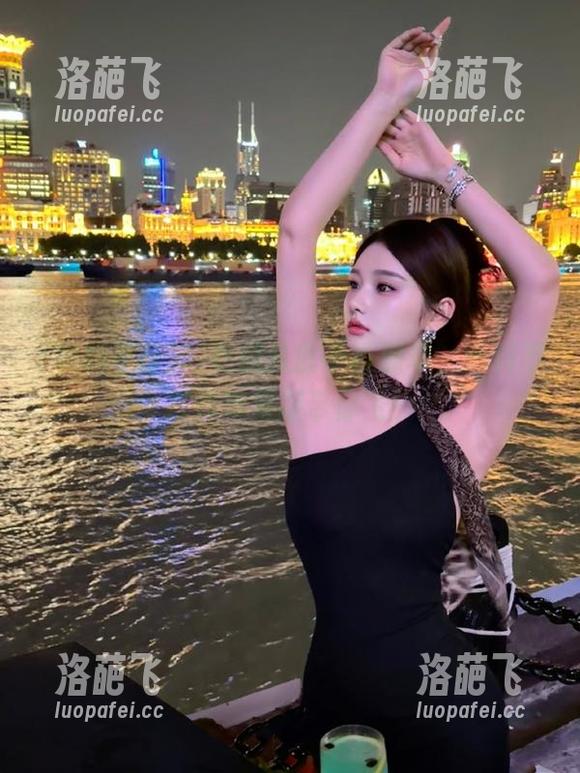 吃瓜从此不再孤单，黑料不打烊苹果版带你飞！