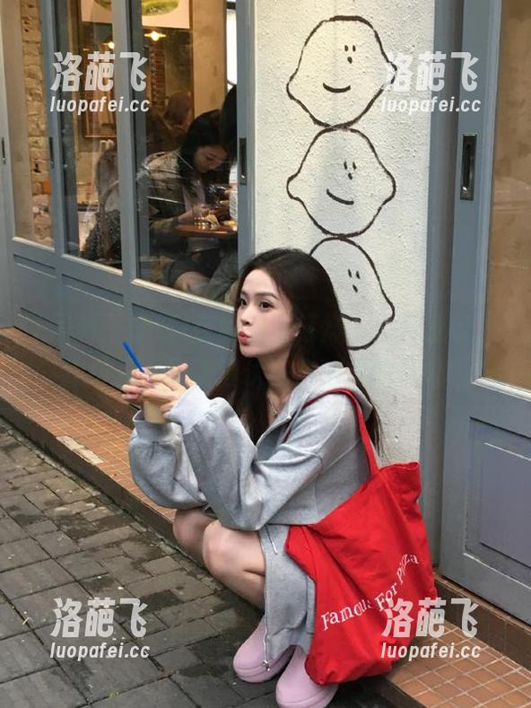 在黑料不打烊，点开登录，我仿佛听到了潜伏在角落里的八卦…