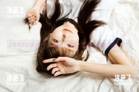 网页一键消失，黑料不打烊的黑暗料理在哪里？