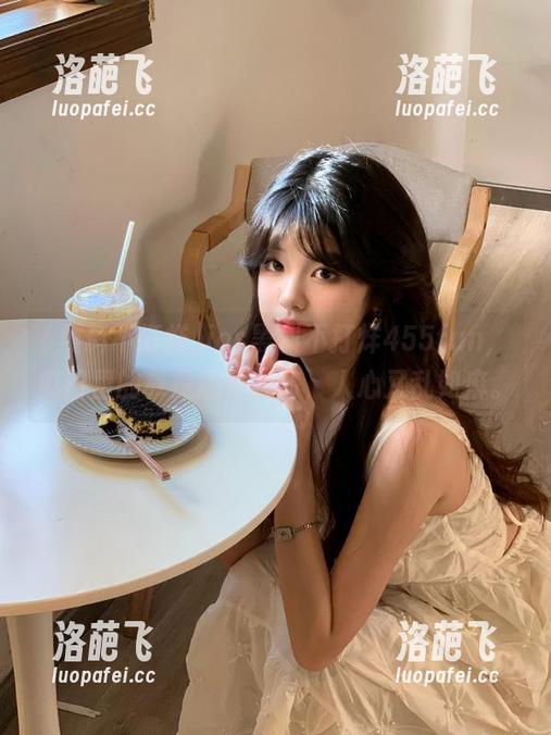 ios黑料不打烊455fun，瓜田里的草是越长越高，人心又乱如麻。