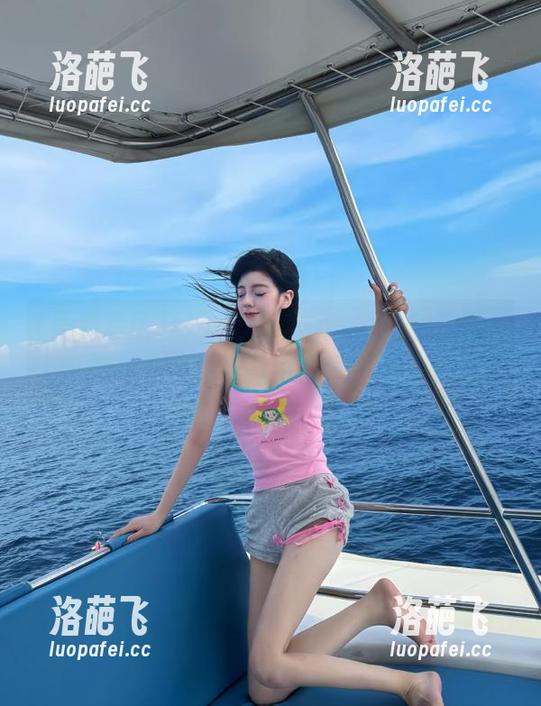 网页里的黑料专区像个聚会，八卦的气息全在空气中弥漫，快来加入！