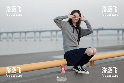 曝黑料吃瓜网“传送门”新技能，瞬间划过你的耳边大瓜！