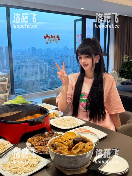 “fuli8黑料正能量”网站，上班也能在上面偷懒，刷出一脸的快乐！