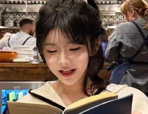 黑料网官网24小时开张，瓜吃到日月无尽头，疯狂了。